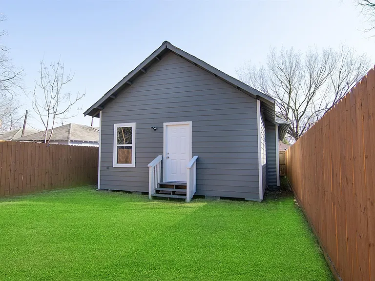 1709 Stevens St — Photo 16