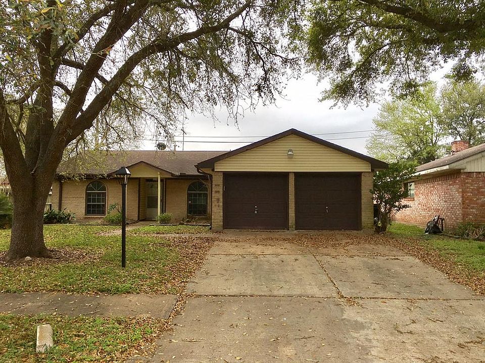 1st image of 12431 Huntington Field Dr