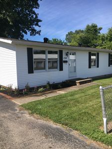 154 E Center St, London, OH, 43140