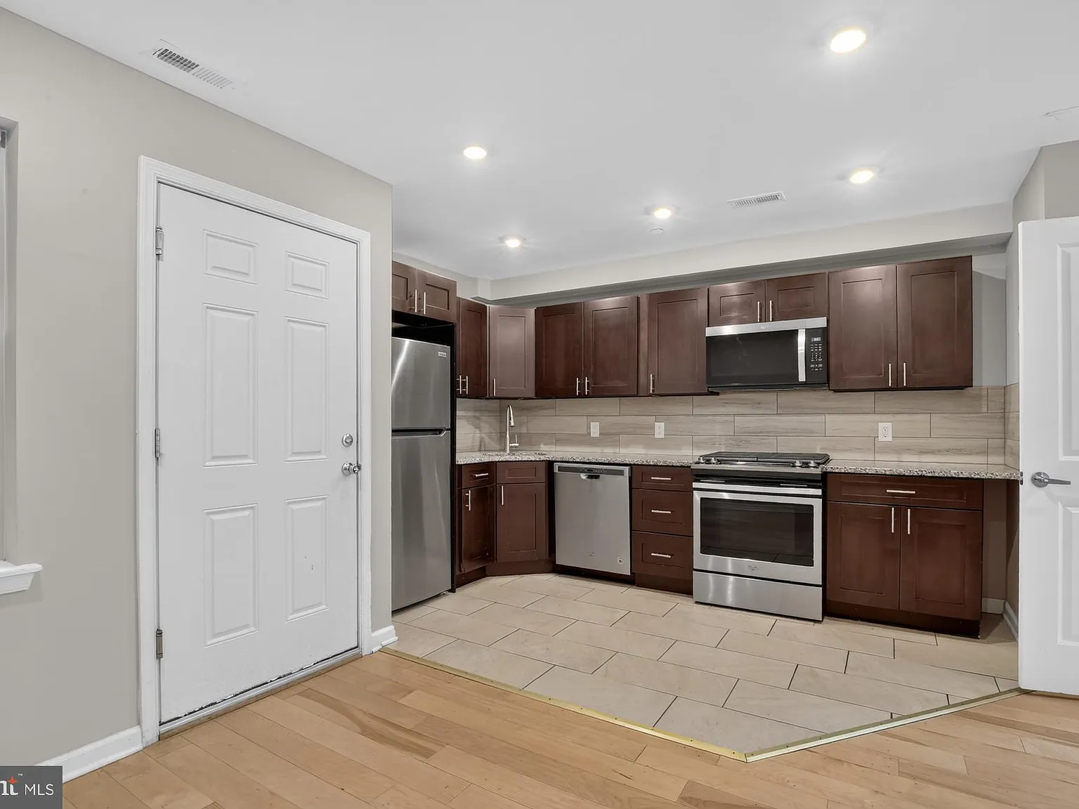 2 bed, 2.5 bath, $1,595 — Photo 3