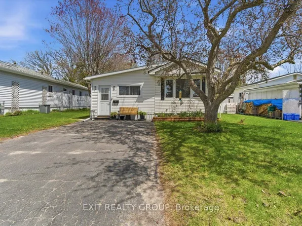 22 Linden Blvd, Quinte West, ON K8N 4Z3