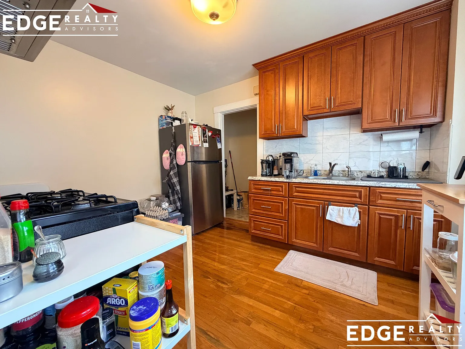 2 bed, 1.0 bath, $3,000 — Photo 2