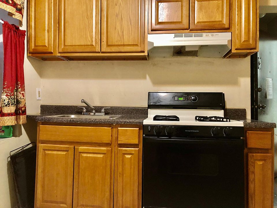 2nd image of 110 Warner Ave APT 1