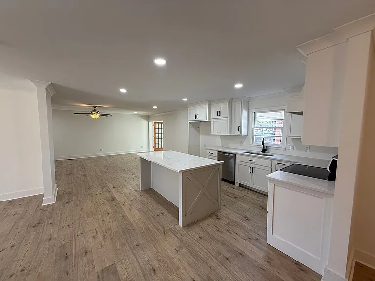 805 7th St NE — Photo 11