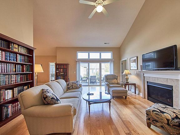 3rd image of 5828 Parchment Dr