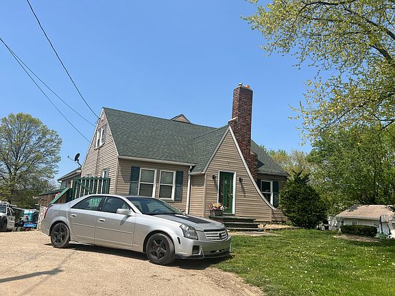 3rd image of 3901 Broadway Ave NE