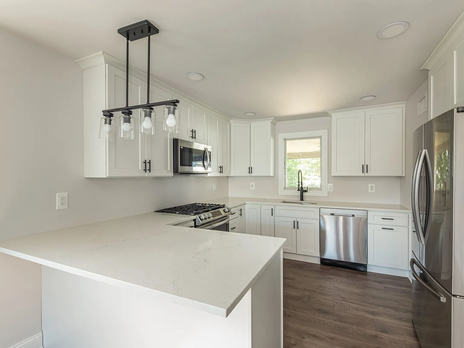 2 bed, $2,300 — Photo 2