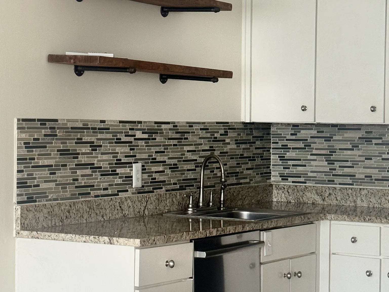 1 bed, 650 sqft, $1,250 — Photo 4