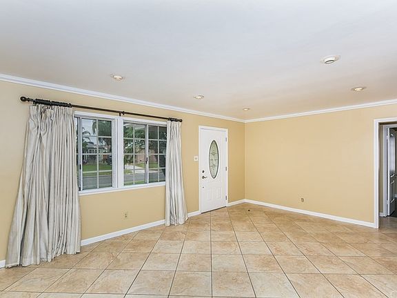 4th image of 8542 Dalewood Ave