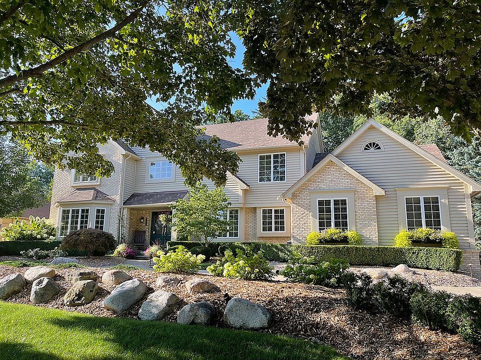 2nd image of 46960 Brooks Ln