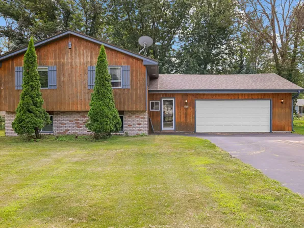 212 104th Ave NW, Coon Rapids, MN 55448