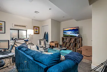 Rented by Rennit Inc.