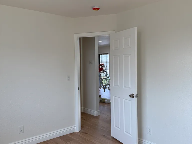 Acacia Ave — Photo 7
