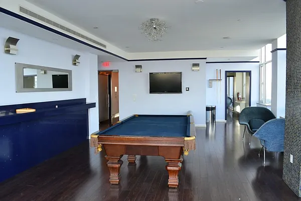 Rented by Level Group | media 59