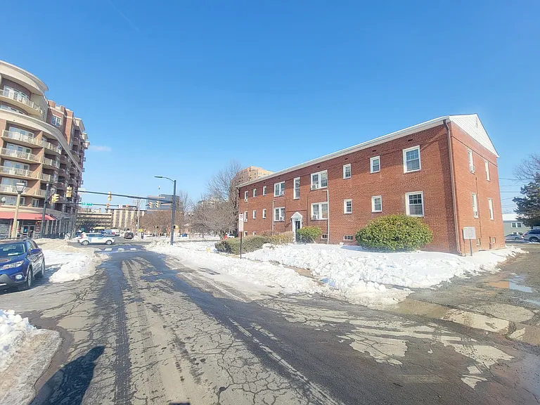 739 N Oakland St — Photo 11