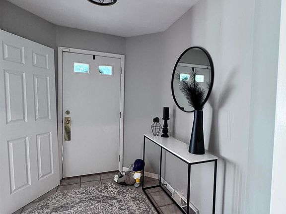3rd image of 3 Bacon Woods Ln