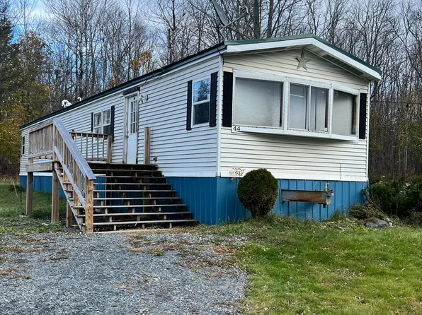 44 Cindy Lane, Dexter, ME 04930