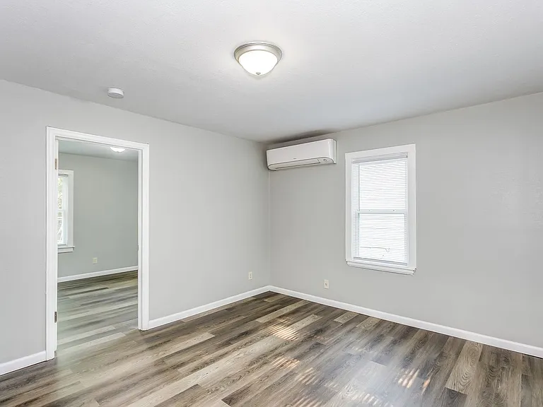 847 S Pershing St — Photo 9