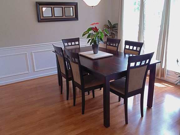 2nd image of 1114 Nichols Farm Dr