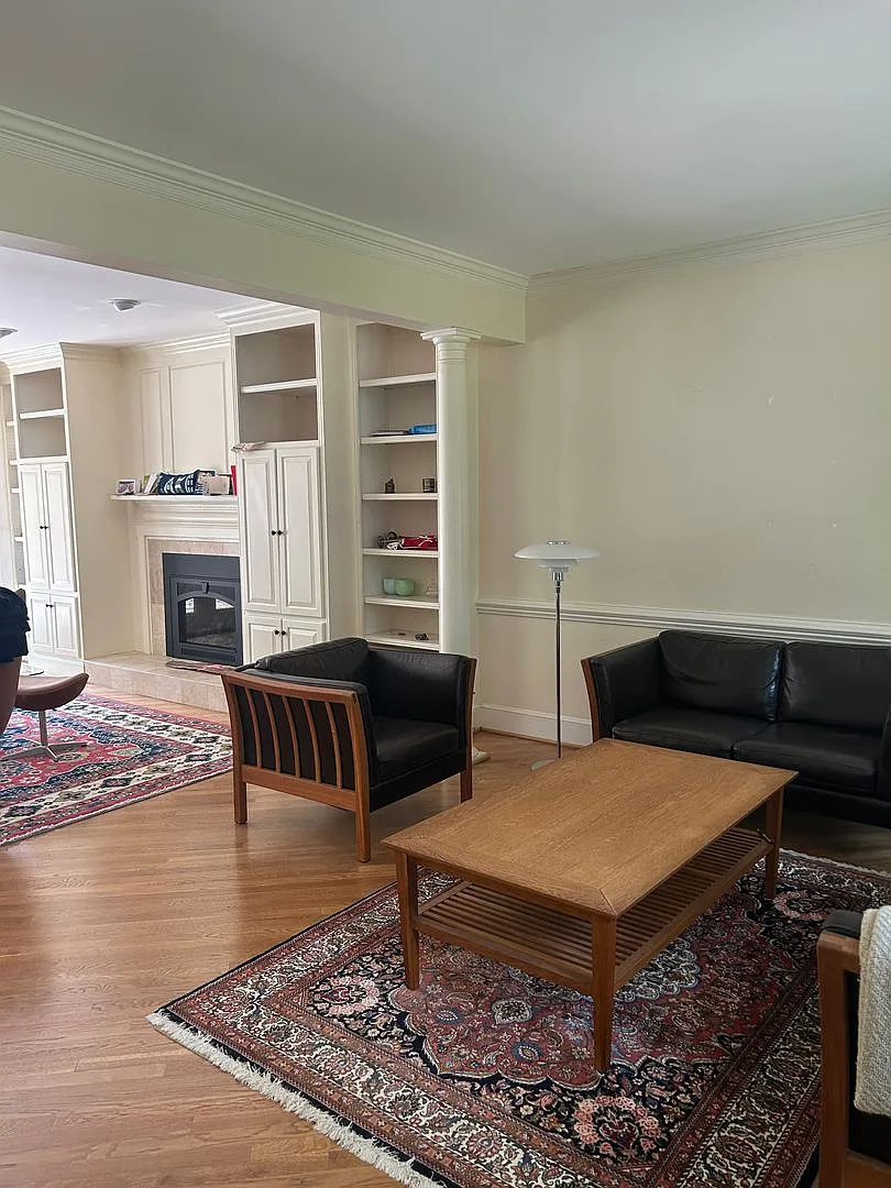 Stunning 6-Bedroom Home with Pool Available Now — Photo 3