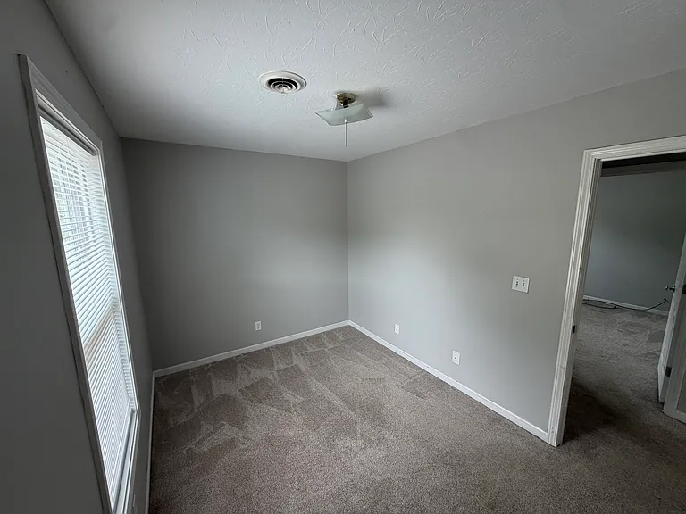 283 Veterans Memorial Hwy #9 — Photo 6