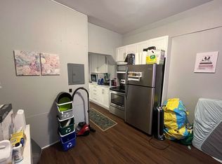 314 University Ave #1, Kingston, ON K7L3R2