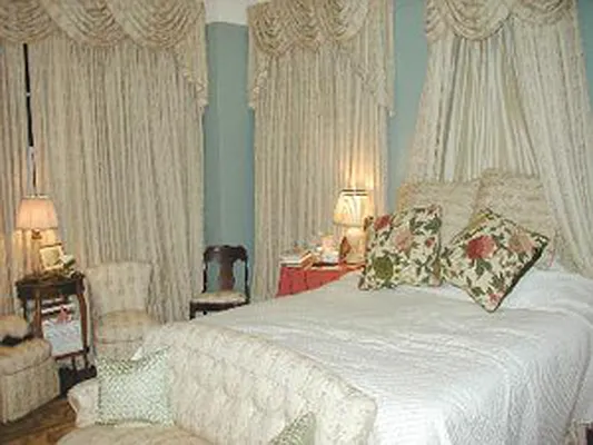 Rented by Corcoran | media 4