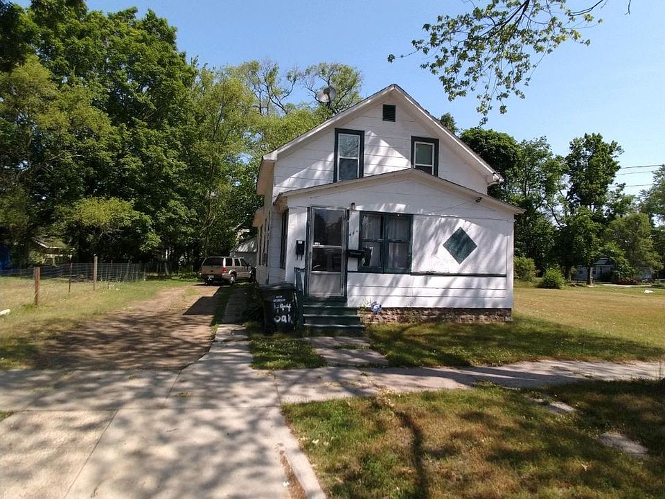 2nd image of 444 Oak Ave