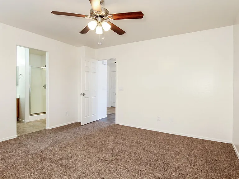 11239 W Campbell Ave — Photo 10