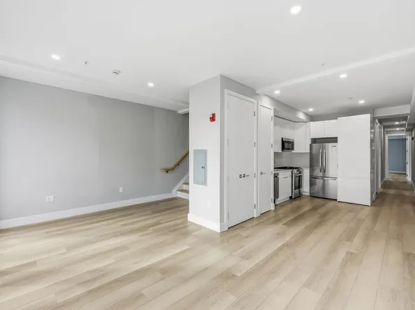 77 Van Reypen Street image 14 of 23