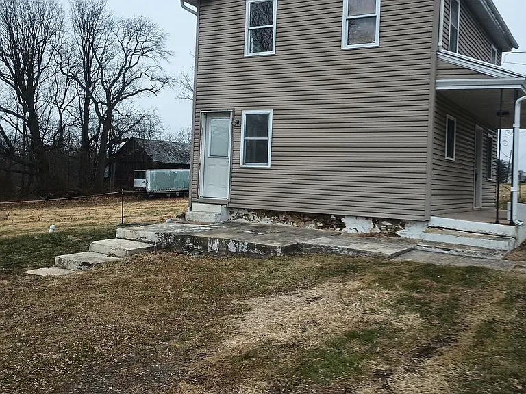 4325 Fairview Rd — Photo 2