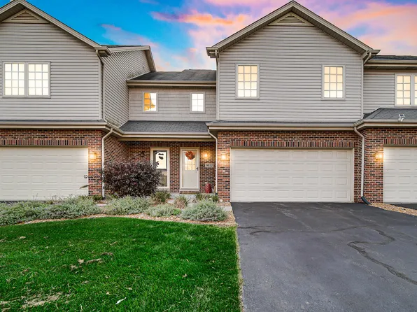 9832 Kreitzburg St, Dyer, IN 46311