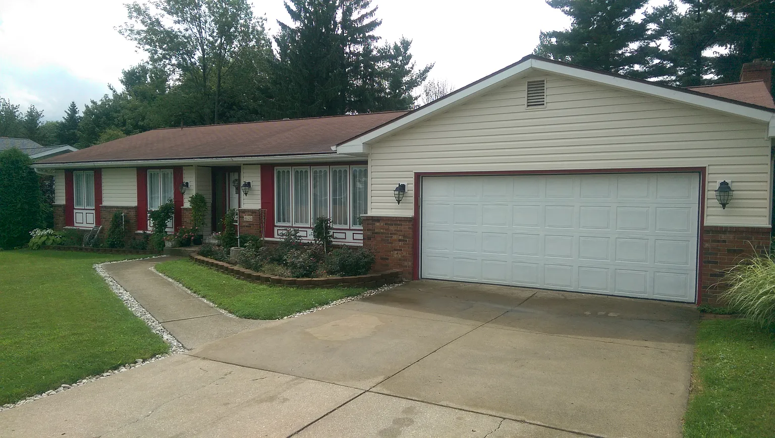 4624 Wynburne Ave photo 1
