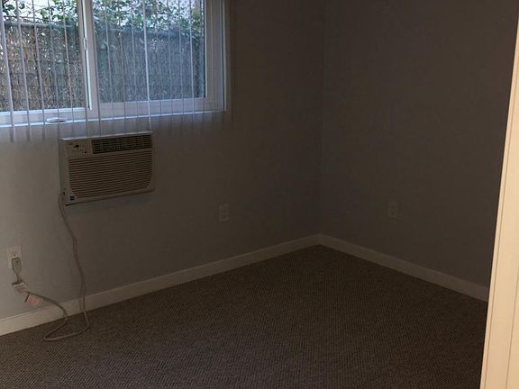 2nd image of 655 Westminster Ave #10