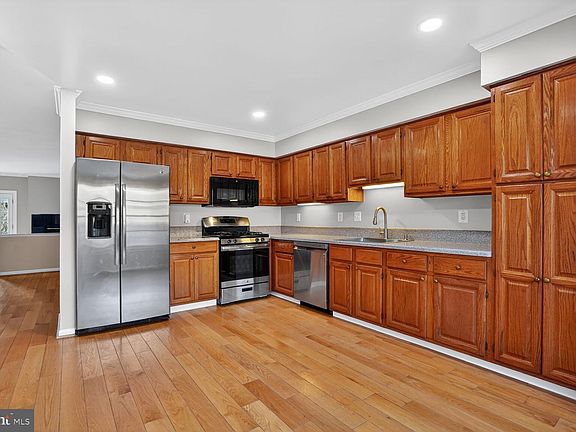 5th image of 8408 Millwood Dr