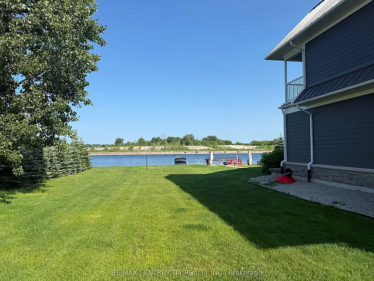 41 Dock Ln — Photo 2