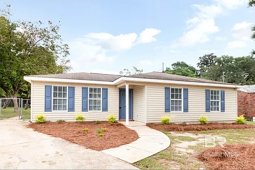 1611 Rochelle St Photo 1