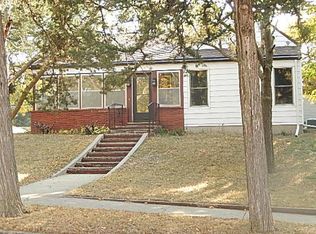 210 E Lawler Ave, Chamberlain, SD 57325