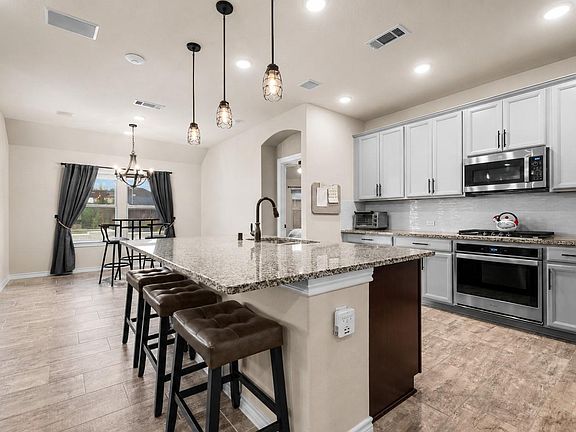 4th image of 4380 Imperial Gardens Dr