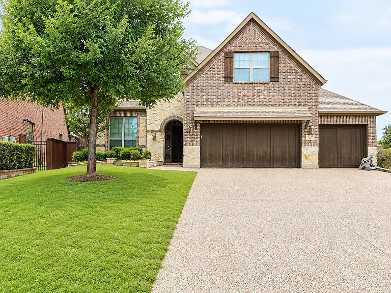 7319 San Marcos Dr — Photo 1