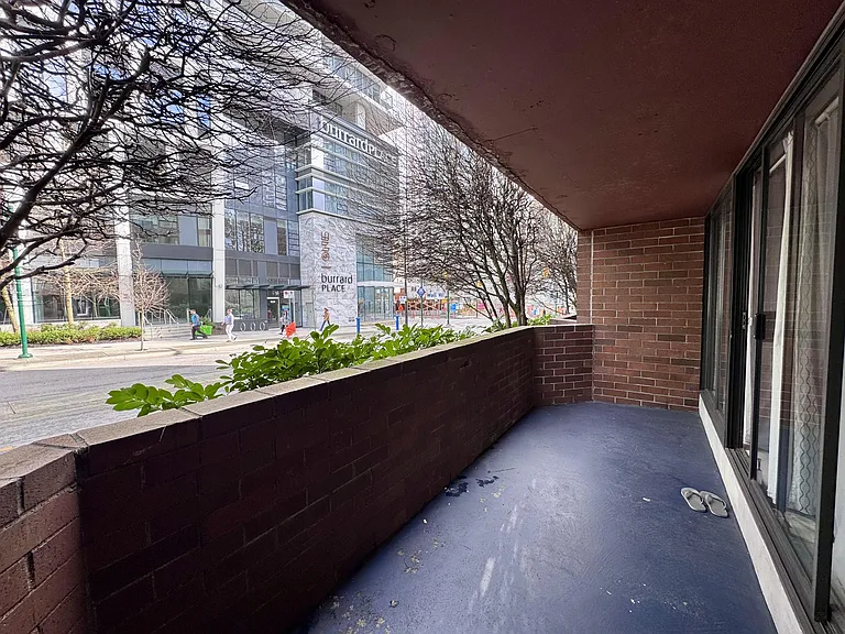 950 Drake St #103 — Photo 3