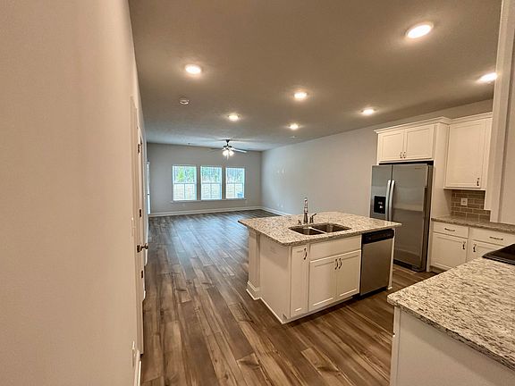 3rd image of 1012 Candleberry Dr
