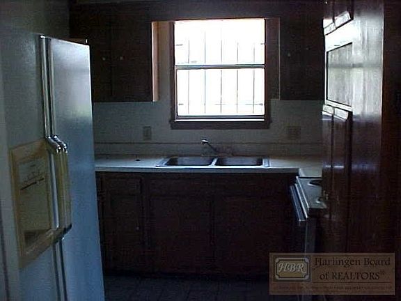 3rd image of 114 E Barbara St