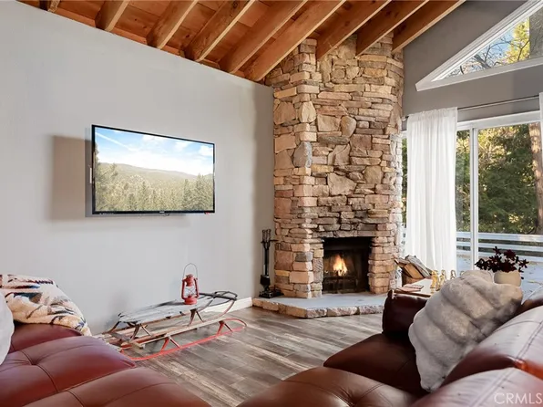 196 Ponderosa Dr, Cedar Glen, CA 92321