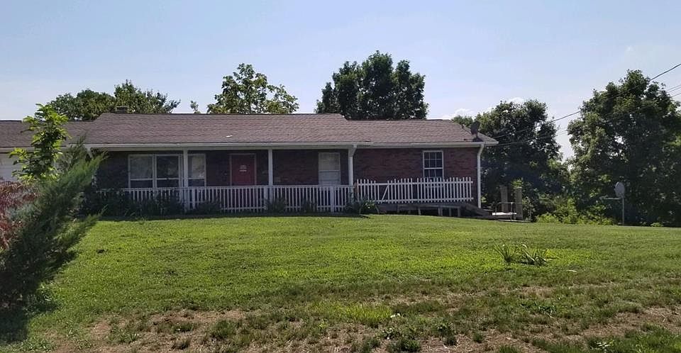 1st image of 1025 Lees Dr