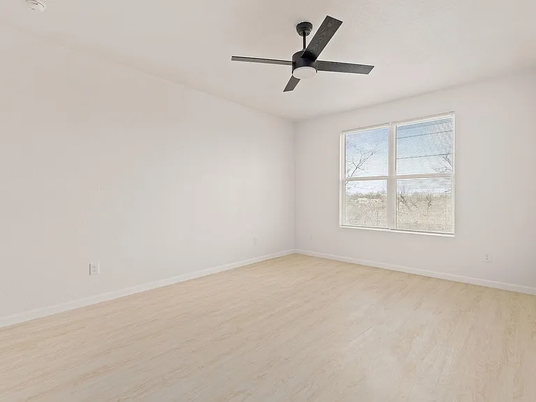 1827 Montana St — Photo 20