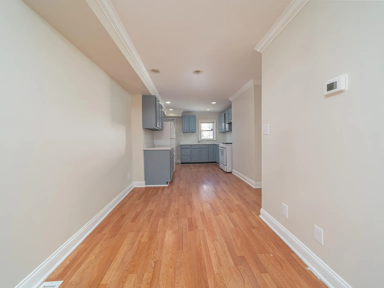 2 bed, 1300 sqft, $1,400 — Photo 3