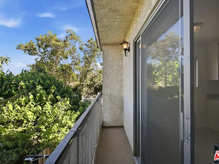 14551 Vose St #C — Photo 15