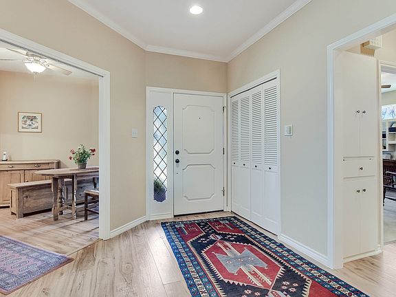3rd image of 50 Campden Cir