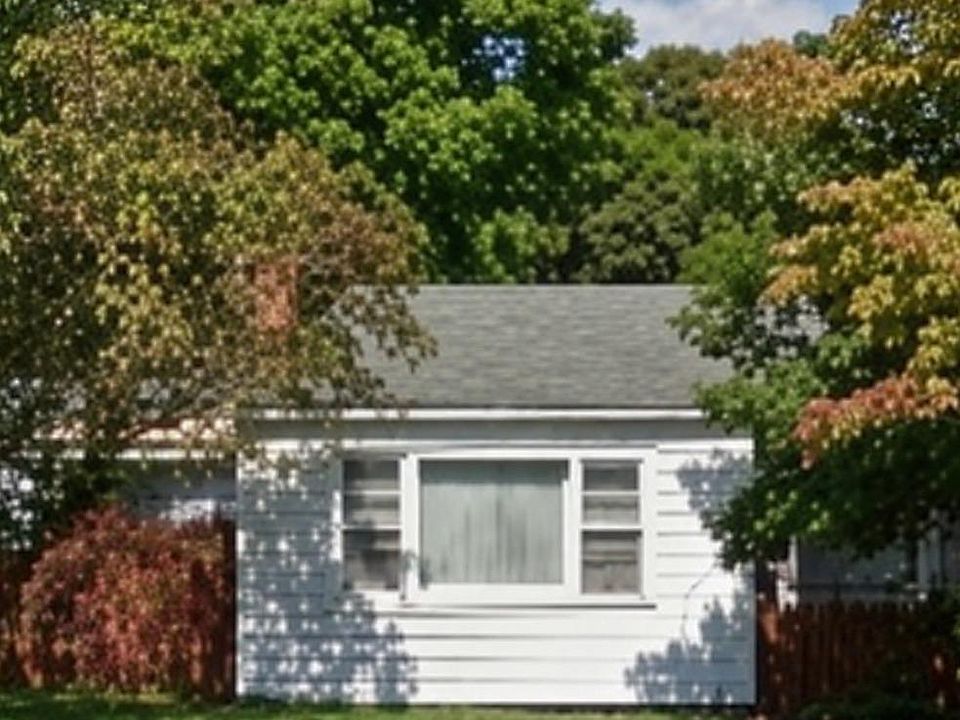 1st image of 814 Cedar St
